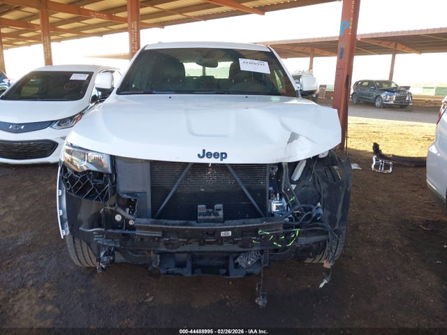 1C4RJEAGXJC110017 Jeep Grand Cherokee Altitude 4x2