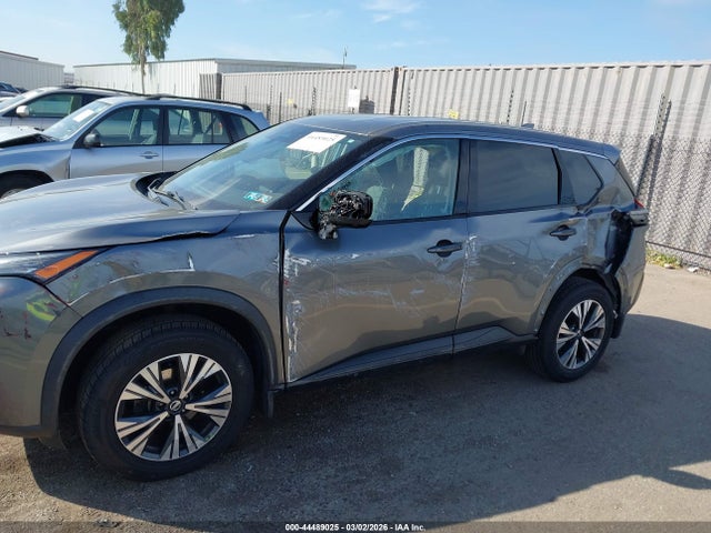 5N1AT3BB4MC695904 Nissan Rogue Sv Intelligent Awd