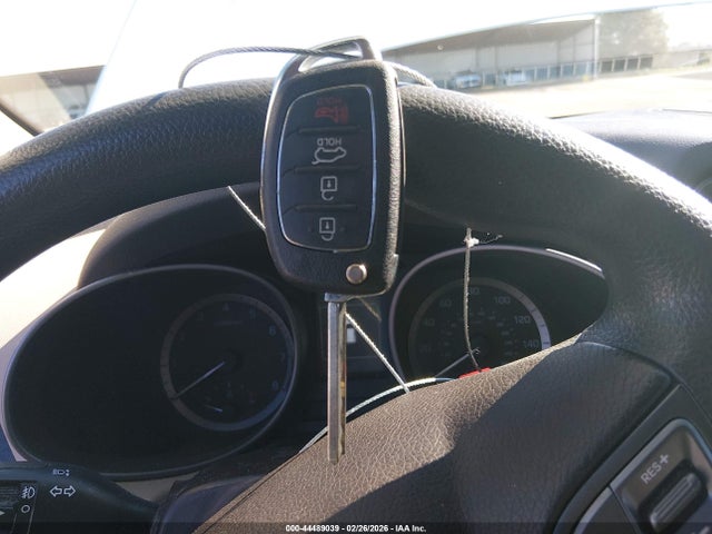 5NMZU3LB8HH013696 Hyundai Santa Fe Sport 2.4l