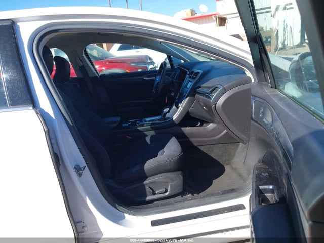 3FA6P0H70GR104107 Ford FUSION SE