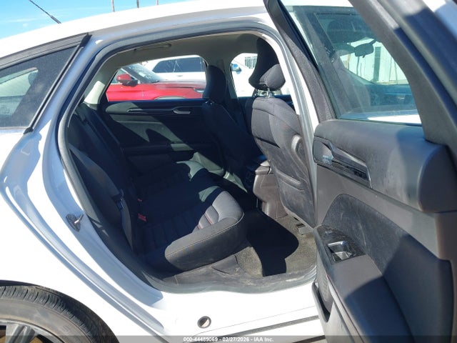 3FA6P0H70GR104107 Ford FUSION SE