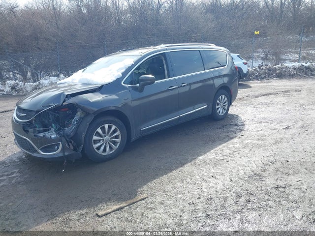 2019 Chrysler Pacifica Touring L მანქანა იყიდება აუქციონზე, vin: 2C4RC1BG3KR675669, აუქციონის ნომერი: 44489104