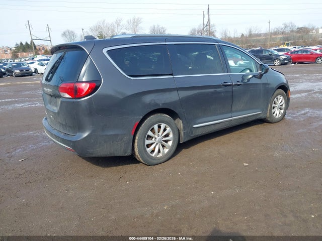 2019 Chrysler Pacifica Touring L მანქანა იყიდება აუქციონზე, vin: 2C4RC1BG3KR675669, აუქციონის ნომერი: 44489104