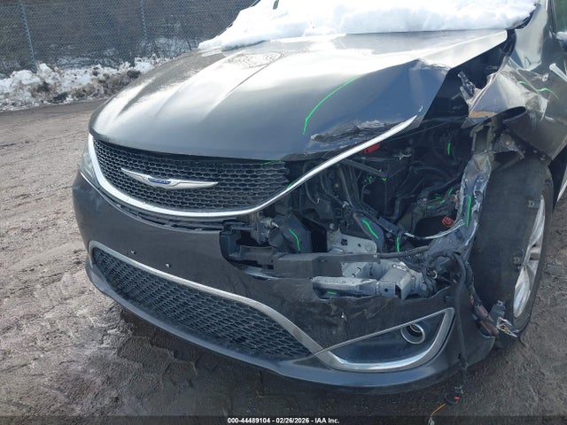 2019 Chrysler Pacifica Touring L მანქანა იყიდება აუქციონზე, vin: 2C4RC1BG3KR675669, აუქციონის ნომერი: 44489104