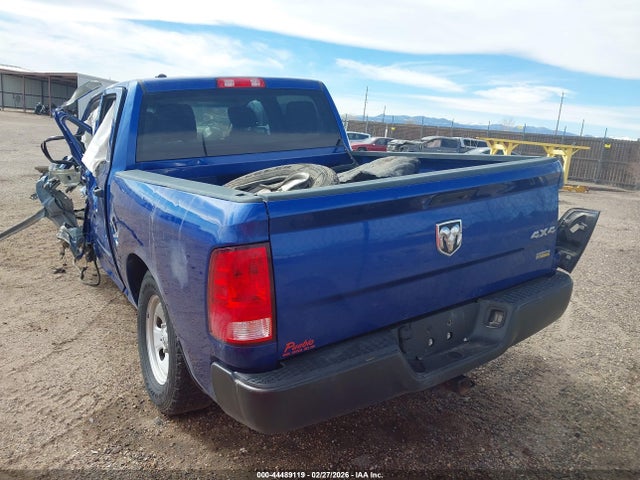 2017 RAM 1500 1C6RR7KG3HS599080 Photo 2