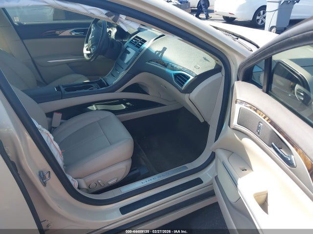 2016 Lincoln Mkz Hybrid მანქანა იყიდება აუქციონზე, vin: 3LN6L2LU7GR633807, აუქციონის ნომერი: 44489135