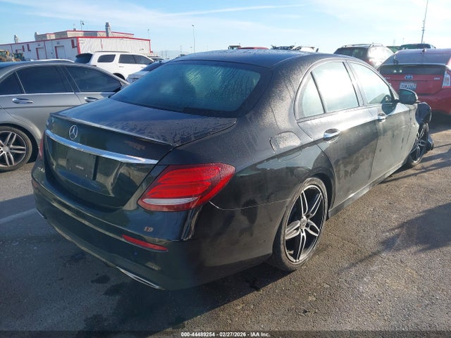 WDDZF4JB4KA488482 Mercedes-Benz E 300