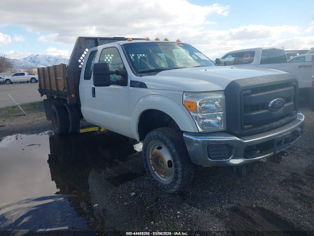Ford F-350 Chassis Xl 2015 1FD8X3H61FEC70841 Image 1
