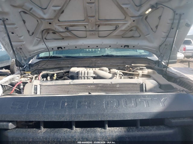 Ford F-350 Chassis Xl 2015 1FD8X3H61FEC70841 Image 10