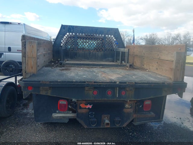Ford F-350 Chassis Xl 2015 1FD8X3H61FEC70841 Image 16