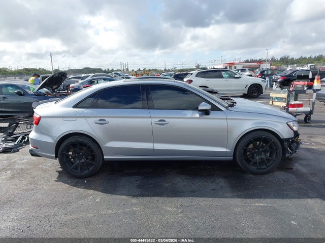 Продаж на аукціоні авто 2018 Audi A3 2.0t Premium/2.0t Tech Premium, vin: WAUAUGFF3J1091822, номер лоту: 44489422