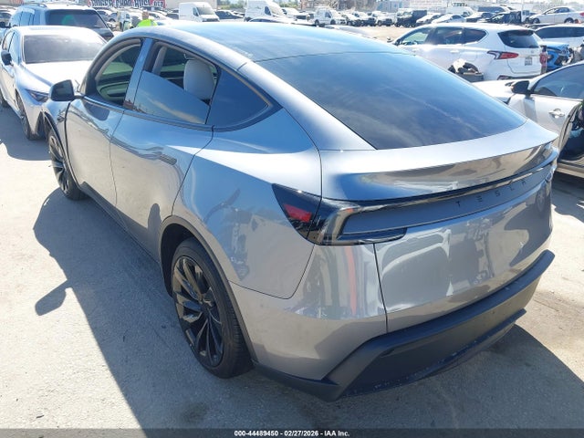 2026 TESLA MODEL Y 7SAYGDED2TF523806 Photo 2