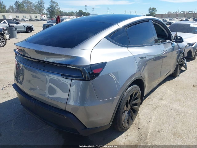 2026 TESLA MODEL Y 7SAYGDED2TF523806 Photo 3