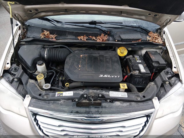 2014 Chrysler Town & Country Limited მანქანა იყიდება აუქციონზე, vin: 2C4RC1GGXER425519, აუქციონის ნომერი: 44489525