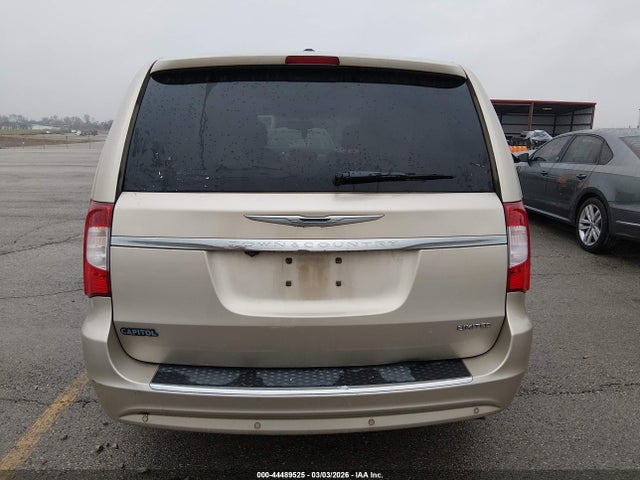 2014 Chrysler Town & Country Limited მანქანა იყიდება აუქციონზე, vin: 2C4RC1GGXER425519, აუქციონის ნომერი: 44489525
