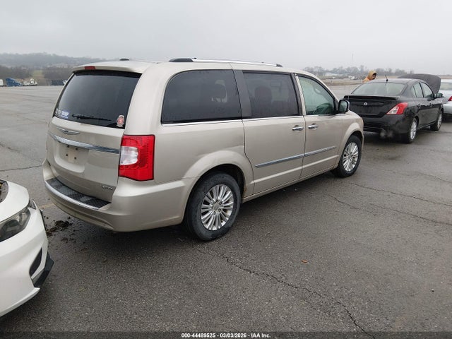 2014 Chrysler Town & Country Limited მანქანა იყიდება აუქციონზე, vin: 2C4RC1GGXER425519, აუქციონის ნომერი: 44489525