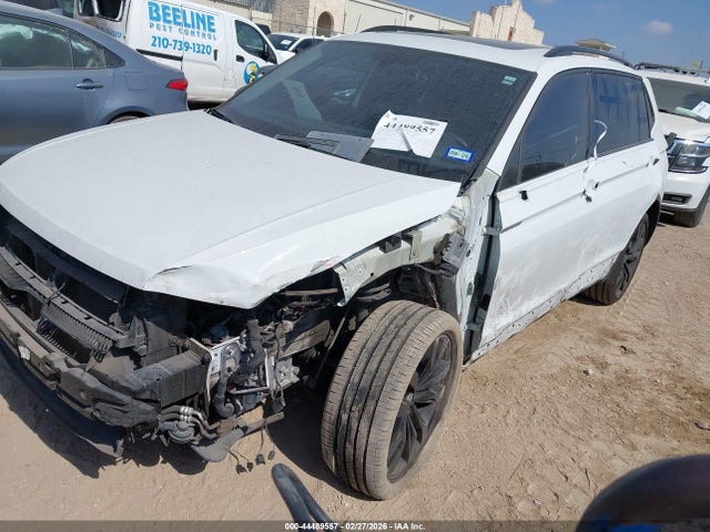2021 VOLKSWAGEN TIGUAN 3VV2B7AX5MM103233 Photo 1