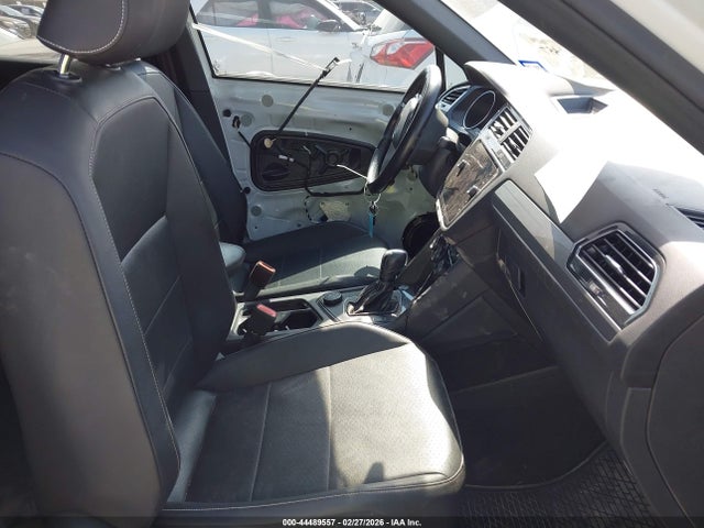 2021 VOLKSWAGEN TIGUAN 3VV2B7AX5MM103233 Photo 4