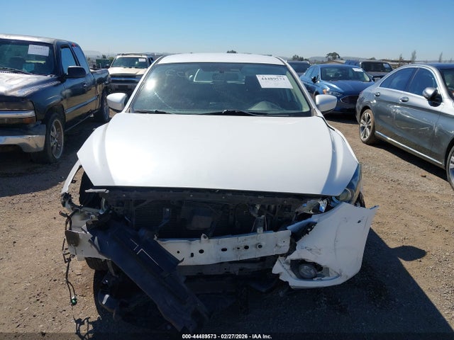 3MZBM1L77FM150105 Mazda Mazda3 I Touring