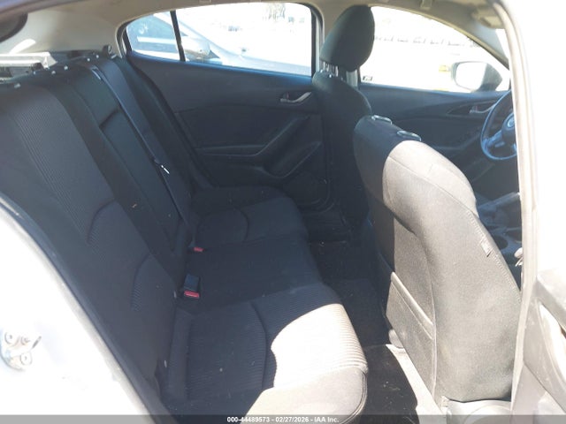 3MZBM1L77FM150105 Mazda Mazda3 I Touring
