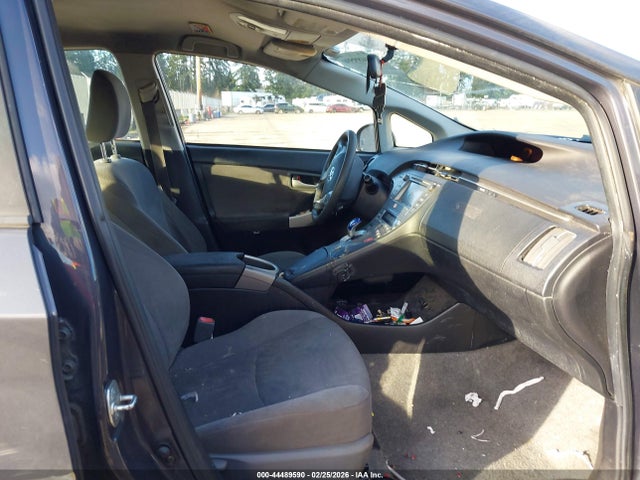 JTDKN3DU9E0365289 Toyota Prius Two