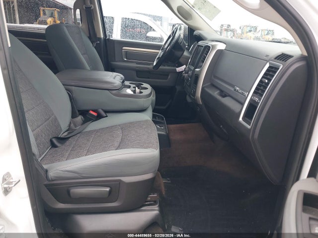 44489655 :رقم المزاد ، 1C6RR6LT1HS556282 vin ، 2017 Ram 1500 Big Horn  4x2 5'7 Box مزاد بيع