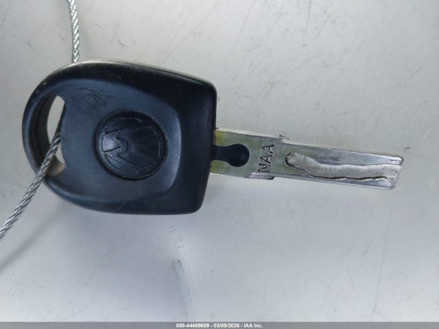 44489659 :رقم المزاد ، 3VWPG3AG5AM009392 vin ، 2010 Volkswagen New Beetle 2.5l مزاد بيع