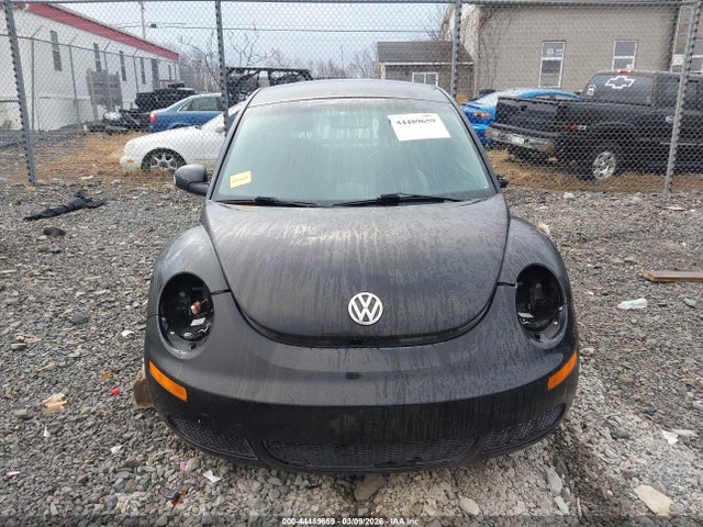 44489659 :رقم المزاد ، 3VWPG3AG5AM009392 vin ، 2010 Volkswagen New Beetle 2.5l مزاد بيع