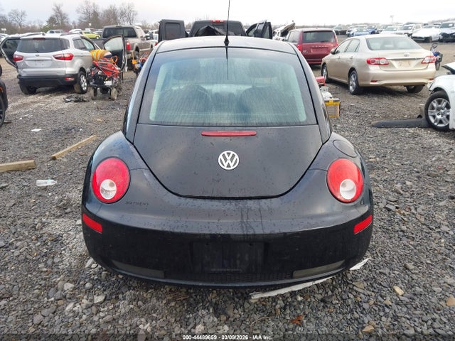 44489659 :رقم المزاد ، 3VWPG3AG5AM009392 vin ، 2010 Volkswagen New Beetle 2.5l مزاد بيع