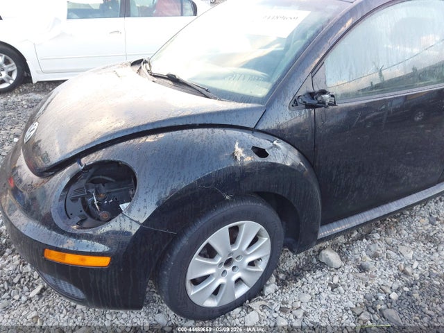 44489659 :رقم المزاد ، 3VWPG3AG5AM009392 vin ، 2010 Volkswagen New Beetle 2.5l مزاد بيع
