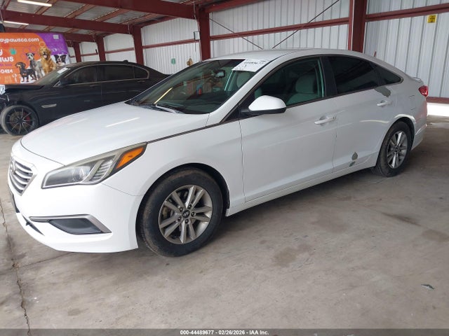 Hyundai SONATA SE 2016 5NPE24AF0GH341826 Image 2