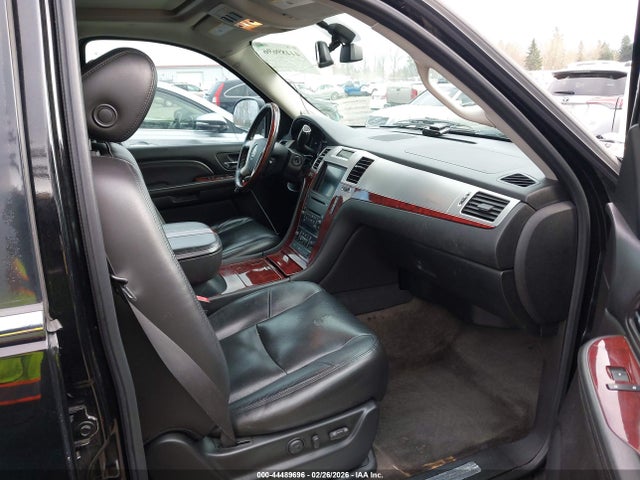 2008 Cadillac Escalade Standard მანქანა იყიდება აუქციონზე, vin: 1GYEC63848R220048, აუქციონის ნომერი: 44489696