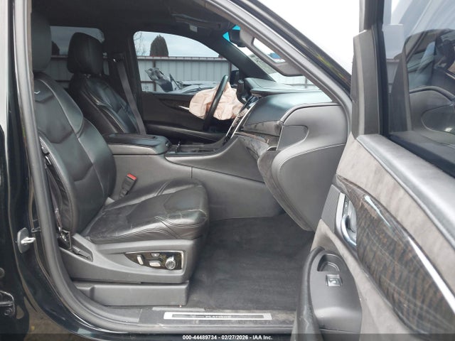 44489734 :رقم المزاد ، 1GYS4DKJ2GR138066 vin ، 2016 Cadillac Escalade Platinum مزاد بيع