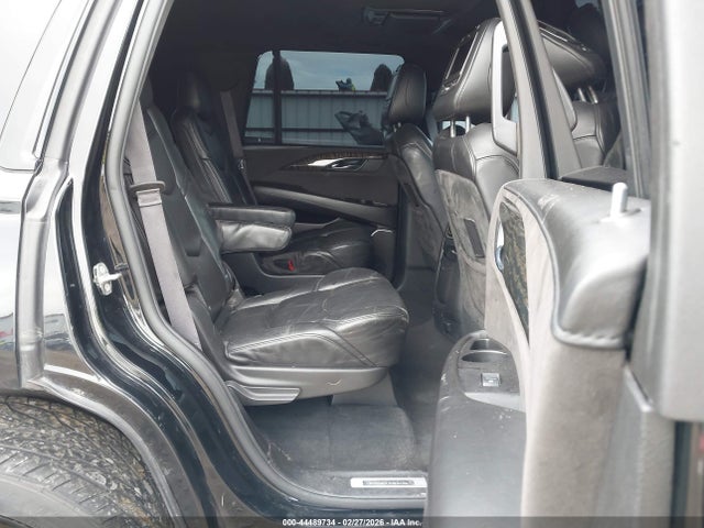 44489734 :رقم المزاد ، 1GYS4DKJ2GR138066 vin ، 2016 Cadillac Escalade Platinum مزاد بيع