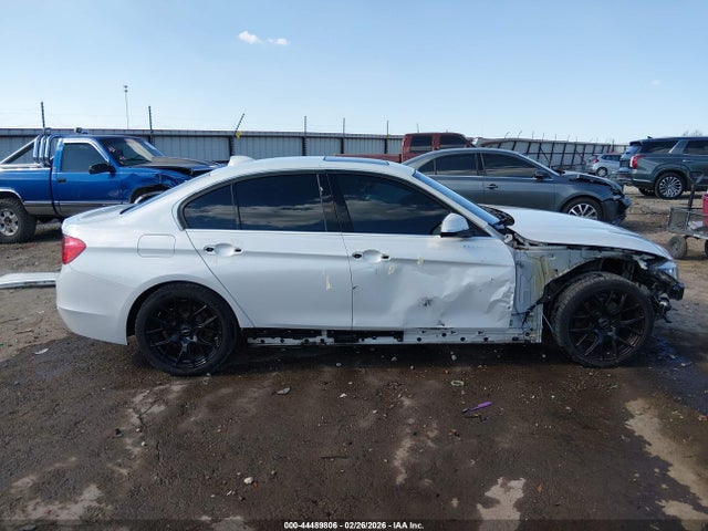 44489806 :رقم المزاد ، WBA3A5G5XCNP17826 vin ، 2012 Bmw 328i مزاد بيع