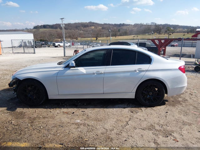 44489806 :رقم المزاد ، WBA3A5G5XCNP17826 vin ، 2012 Bmw 328i مزاد بيع