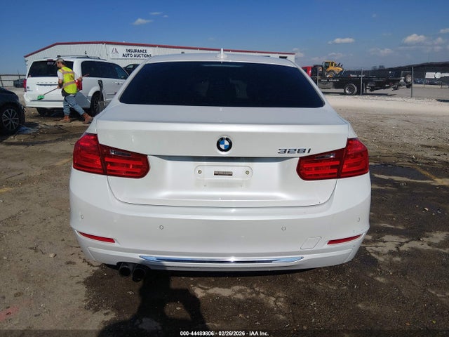 44489806 :رقم المزاد ، WBA3A5G5XCNP17826 vin ، 2012 Bmw 328i مزاد بيع