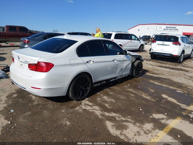 44489806 :رقم المزاد ، WBA3A5G5XCNP17826 vin ، 2012 Bmw 328i مزاد بيع