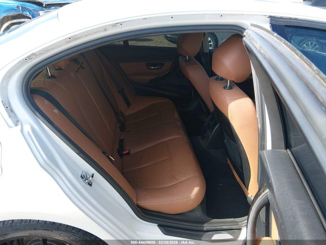 44489806 :رقم المزاد ، WBA3A5G5XCNP17826 vin ، 2012 Bmw 328i مزاد بيع