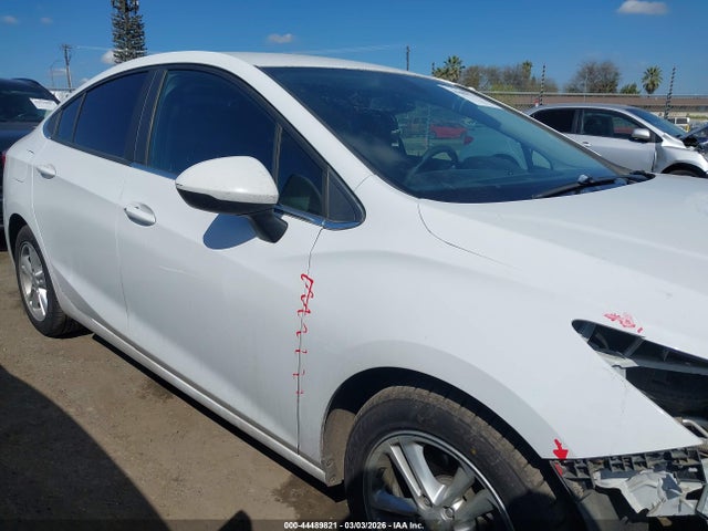 1G1BE5SM5H7277794 Chevrolet Cruze Lt Auto