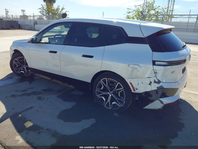 2023 BMW IX WB523CF06PCL56269 Photo 2
