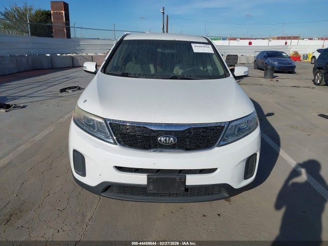 5XYKT3A69FG618215 KIA SORENTO LX
