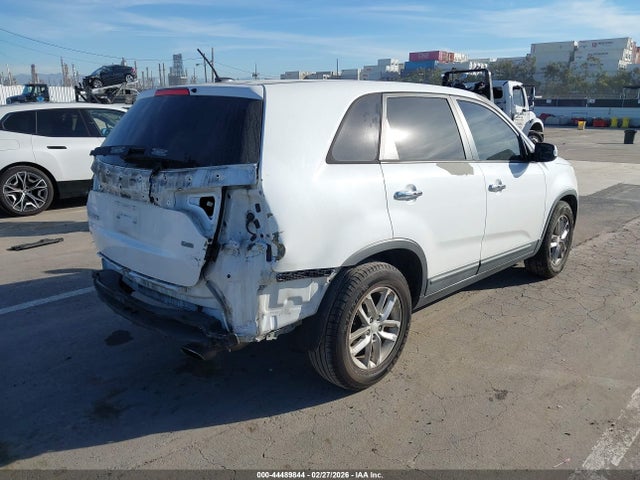 5XYKT3A69FG618215 KIA SORENTO LX