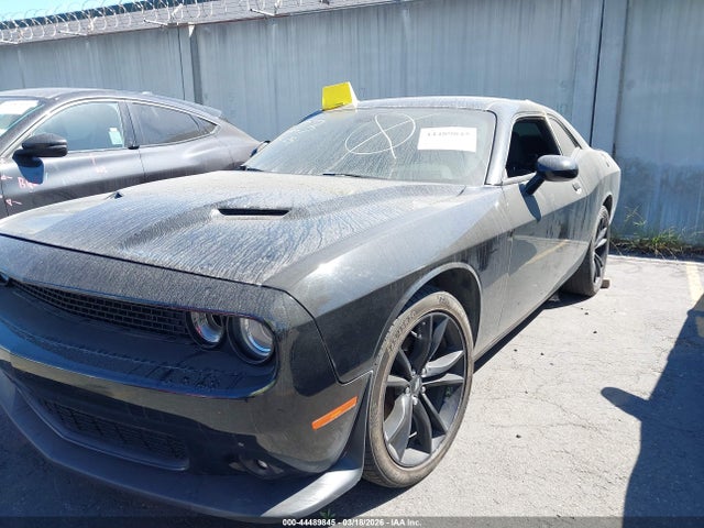 Dodge Challenger Sxt 2018 2C3CDZAG5JH172429 Image 2