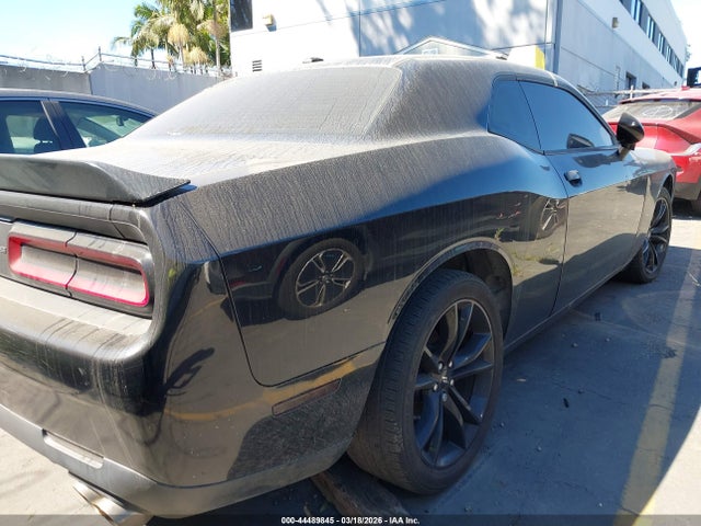 Dodge Challenger Sxt 2018 2C3CDZAG5JH172429 Image 4