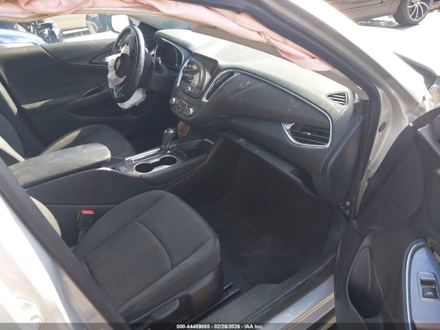 1G1ZE5ST0GF330945 Chevrolet MALIBU 1LT