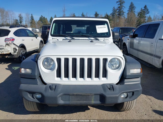 1C4HJXDG7JW230245 Jeep Wrangler Unlimited Sport 4x4