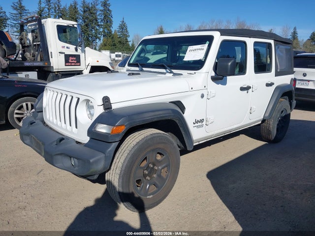 1C4HJXDG7JW230245 Jeep Wrangler Unlimited Sport 4x4