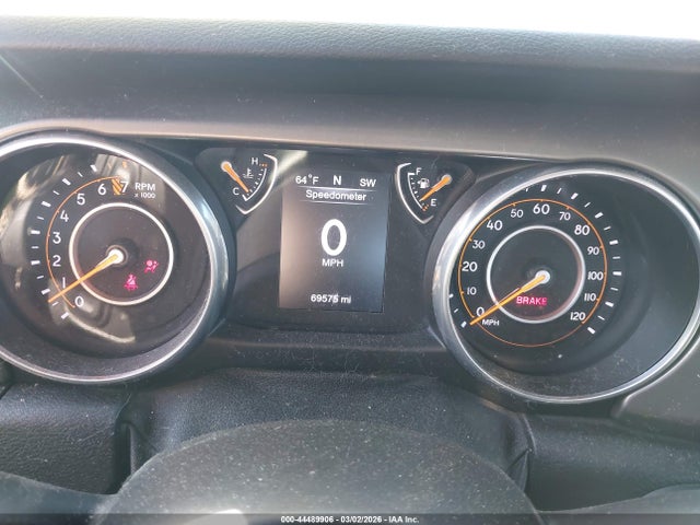 1C4HJXDG7JW230245 Jeep Wrangler Unlimited Sport 4x4