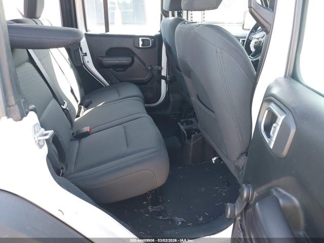 1C4HJXDG7JW230245 Jeep Wrangler Unlimited Sport 4x4